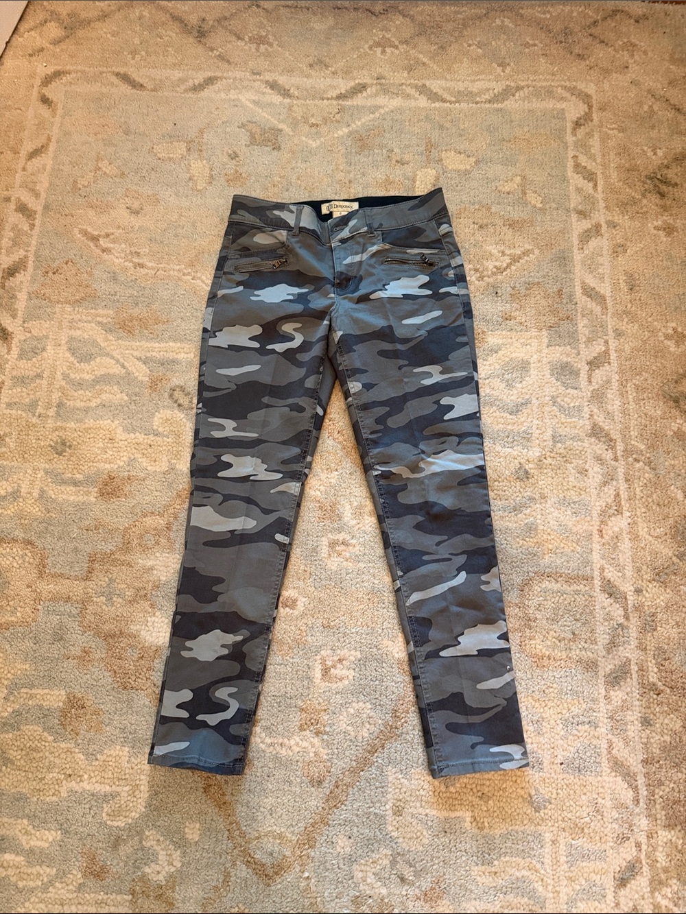 Democracy Women’s Blue & Gray Camo Skinny Jeans size 30/31